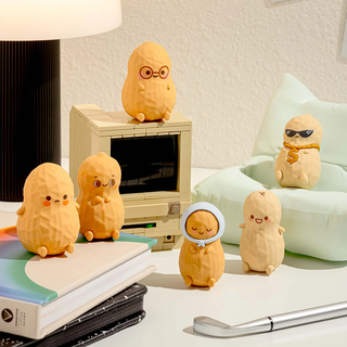 Smoko Peanut Familia Figure Blind Box