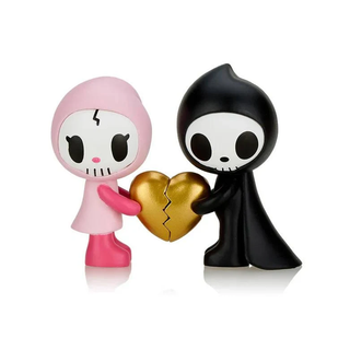Soulmates Forever figure design of Adios and Ciao Ciao each holding half of gold heart pressed together to make a whole heart.
