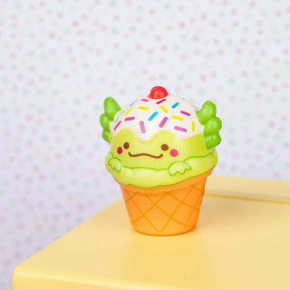 Ice cream-shaped axolotl squishy.